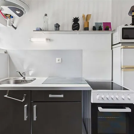Rdc 5 Pers Avec Grande Terrasse Sud, Proche Marche, Animaux Admis - - Fr-1-326-712